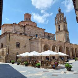 Iglesia de Santa Maria de Los Arcos.