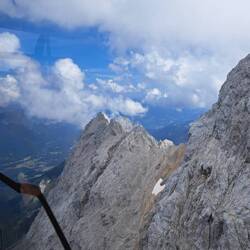 Hinunter ging es mit der großen Seilbahn