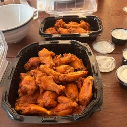 best chicken wings I've ever eaten 😋