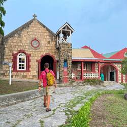 die gemauerte 1930 eingeweihte Kirche