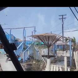 die Reste des "Island Paradise"