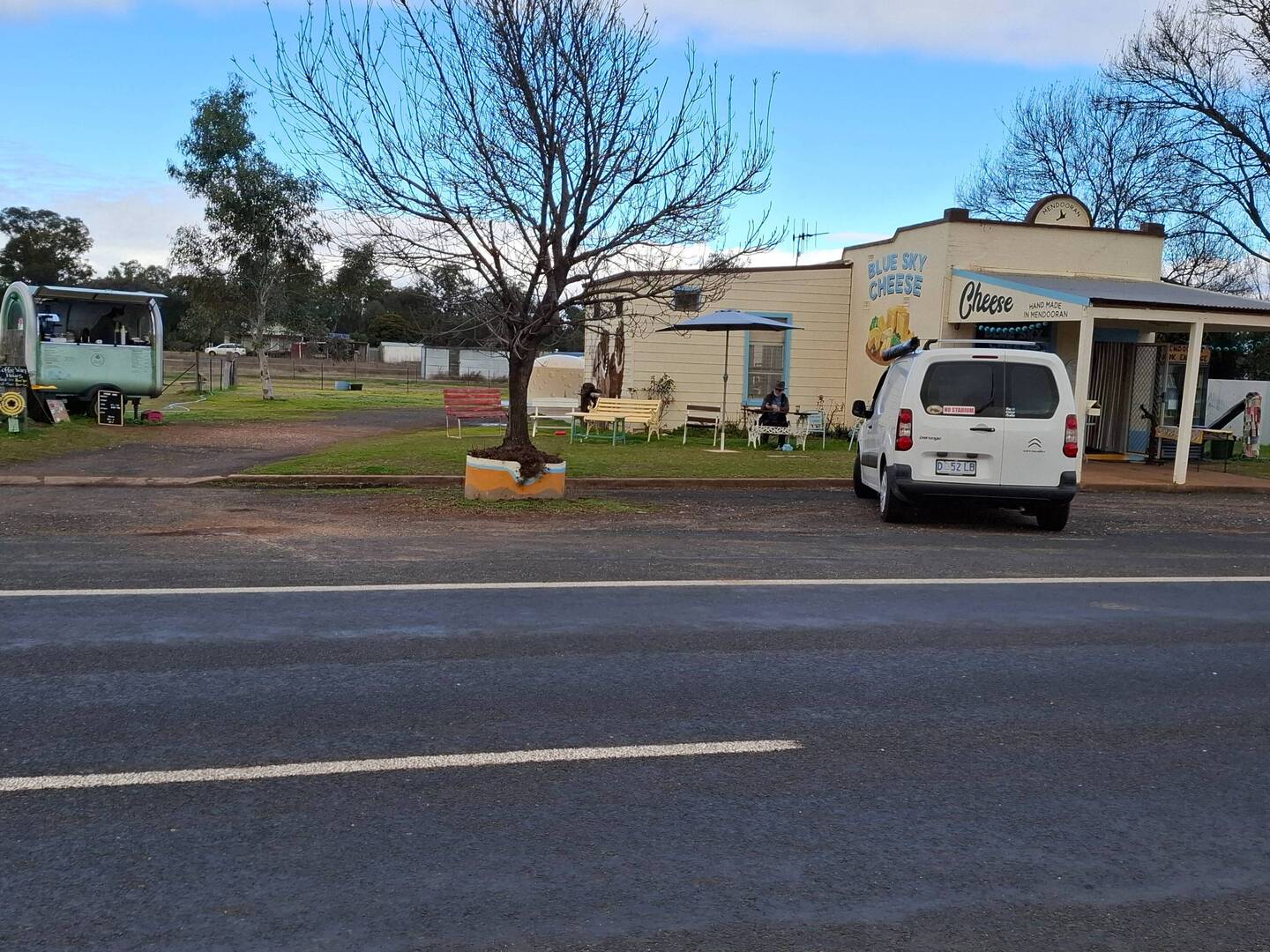 Mendooran - coffee, cheese and provisions