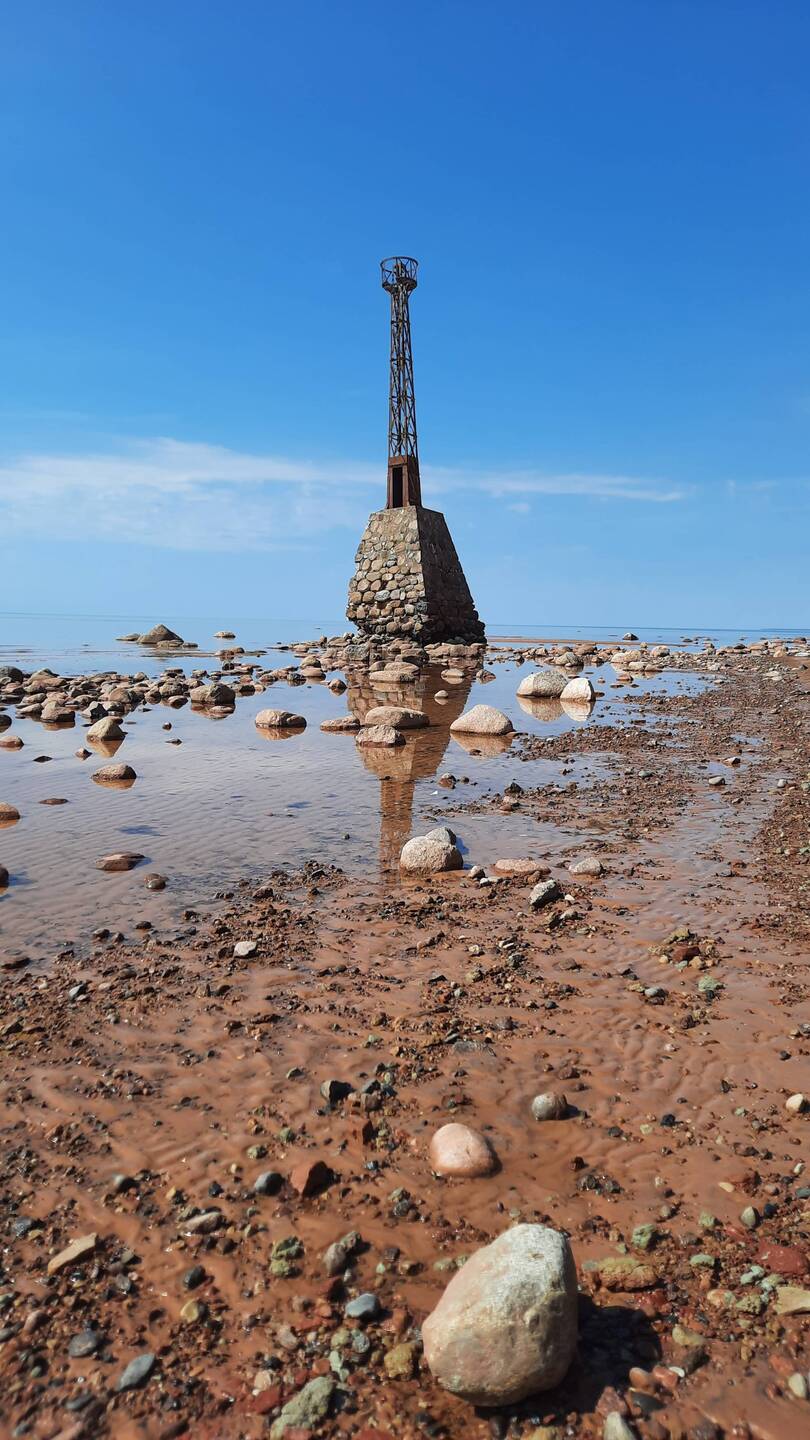 Dieser "Obelisk" fiel uns schon von Weitem auf ... von unserer "Residenz" aus ...