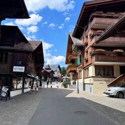 Gstaad. Ein sehr schönes aber spezielles Dorf