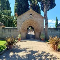 Friedhofspforte in Navarette.