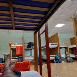 Zum ersten Mal schlafe ich im unteren Bett.