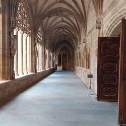 Am Abend besichtige ich das Kloster Santa Maria la Real. Wieder in Badeschlapfen.