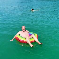 im Wasser schwadere...aber nöd z'heftig🥵