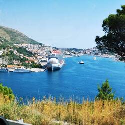 Brücke nach Dubrovnik und Kreuzfahtschiffe