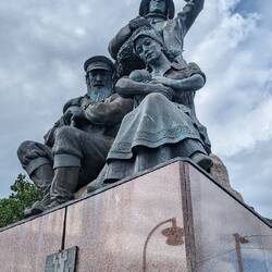 Denkmal zu Ehren der finnischen und kvenischen Einwanderung