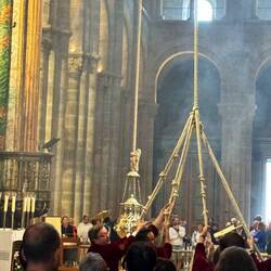 It takes eight men, known as tiraboleiros, to move it. It is suspended from a height of 20 metres