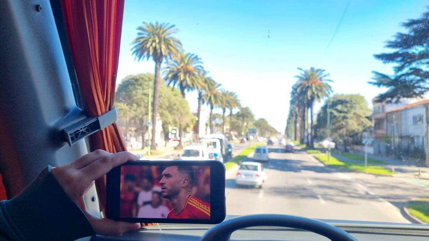 Fußball im Bus nach Montevideo