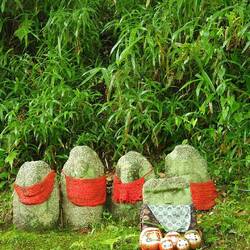 Kleine Steinkobolde mit Lätzchen 😉