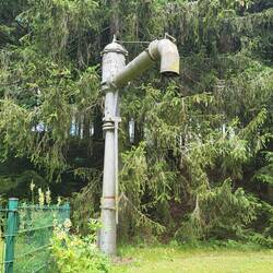 Früher wurden hiermit die Loks mit Kühlwasser befüllt.👆