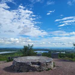 ....und hier die tolle Aussicht, die zum Verweilen einlädt.