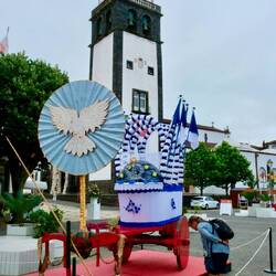 Geschmückter Ochsenkarren für den Umzug