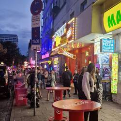 Beim Penny in der Reeperbahn musste ich auch einen Besuch abstatten.(Sehr amüsanter Dok auf Youtube)
