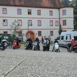Nächster Fotostopp Schloss Trabelsdorf - hier ist gerade eine Hochzeit