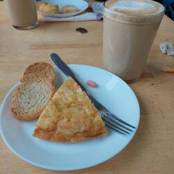 Frühstück. Wir sind heute die ersten Gäste.