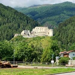 mit Blick zur Lichtenburg