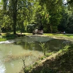 There was a wedding in the gardens when we were there