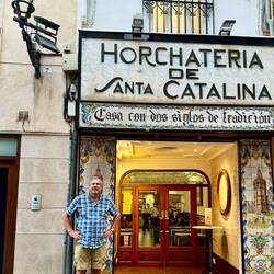 Another drink (non-alcoholic) famous in Valencia is Horchata.Locals line up line up for them !