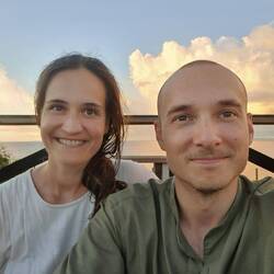 Auf dem Rückweg trinken wir bei einem Japaner, der in der Bretagne gelebt hat, ein Red Eye..naja..