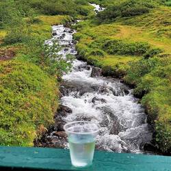 Wir trinken Gletscherwasser