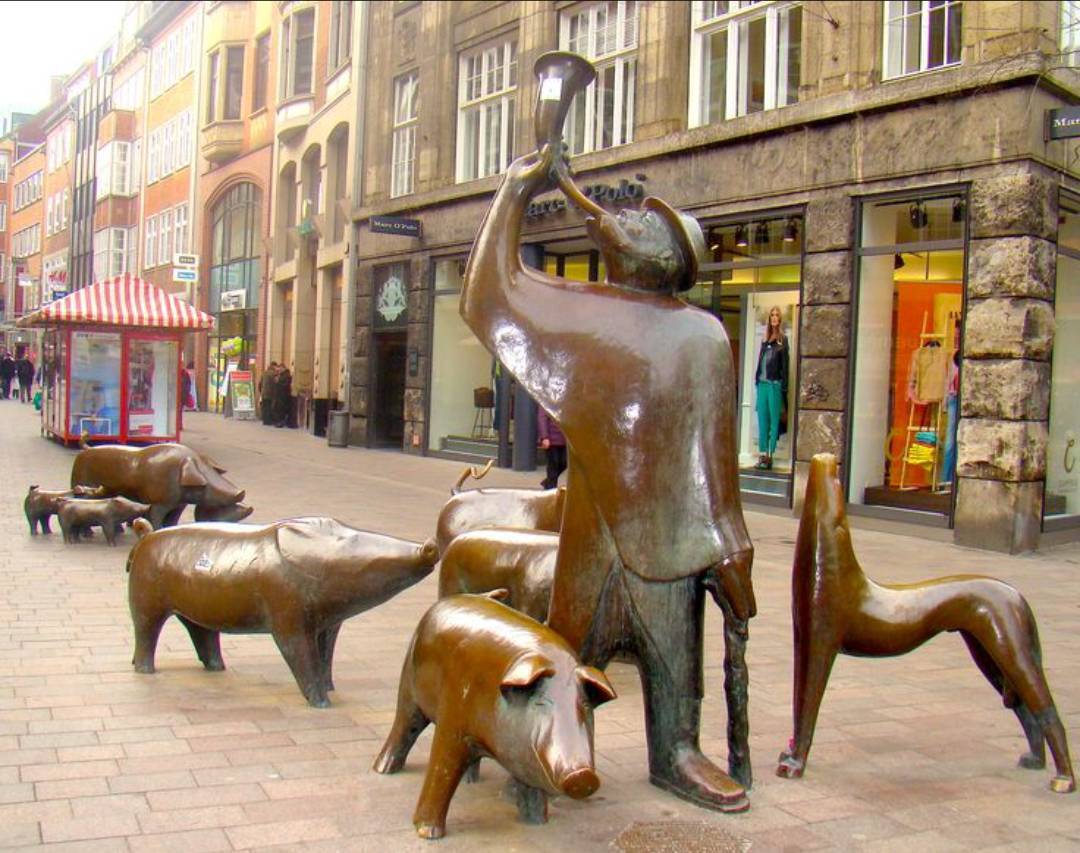 The Shepherd and his pigs