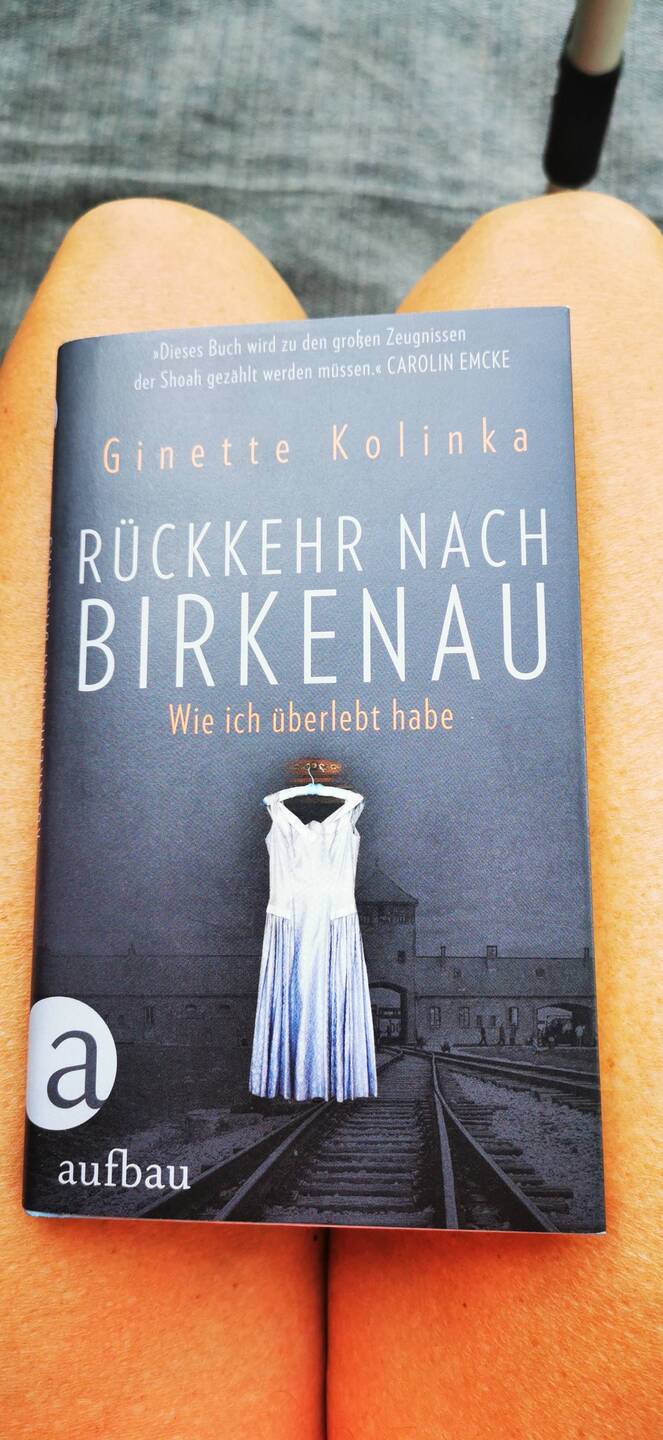 Zweites Buch, mit schwerem Inhalt. Aber wichtig, gegen das Vergessen.