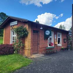 Beim Bahnhof Schmalzgrube überlege ich,....
