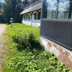 Als Gast darf man sich an diesem Hahn die Wasserflasche mit Trinkwasser füllen / Ochsenstall