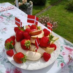 Frugt- og Flagsalat