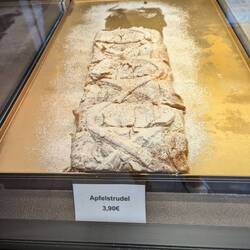 Quintessential Austrian dessert and yes, it was delicious 😋