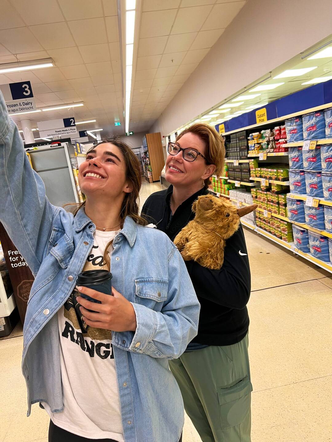 Shopping in Tesco! Look what Tay and Denise found - A Hairy Cou!