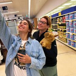 Shopping in Tesco! Look what Tay and Denise found - A Hairy Cou!