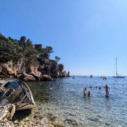 Millionaires bay