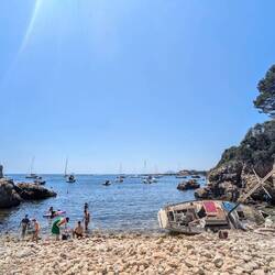 Millionaires bay