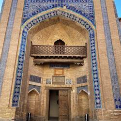 Frühstück im historischen Gebäude nebenan