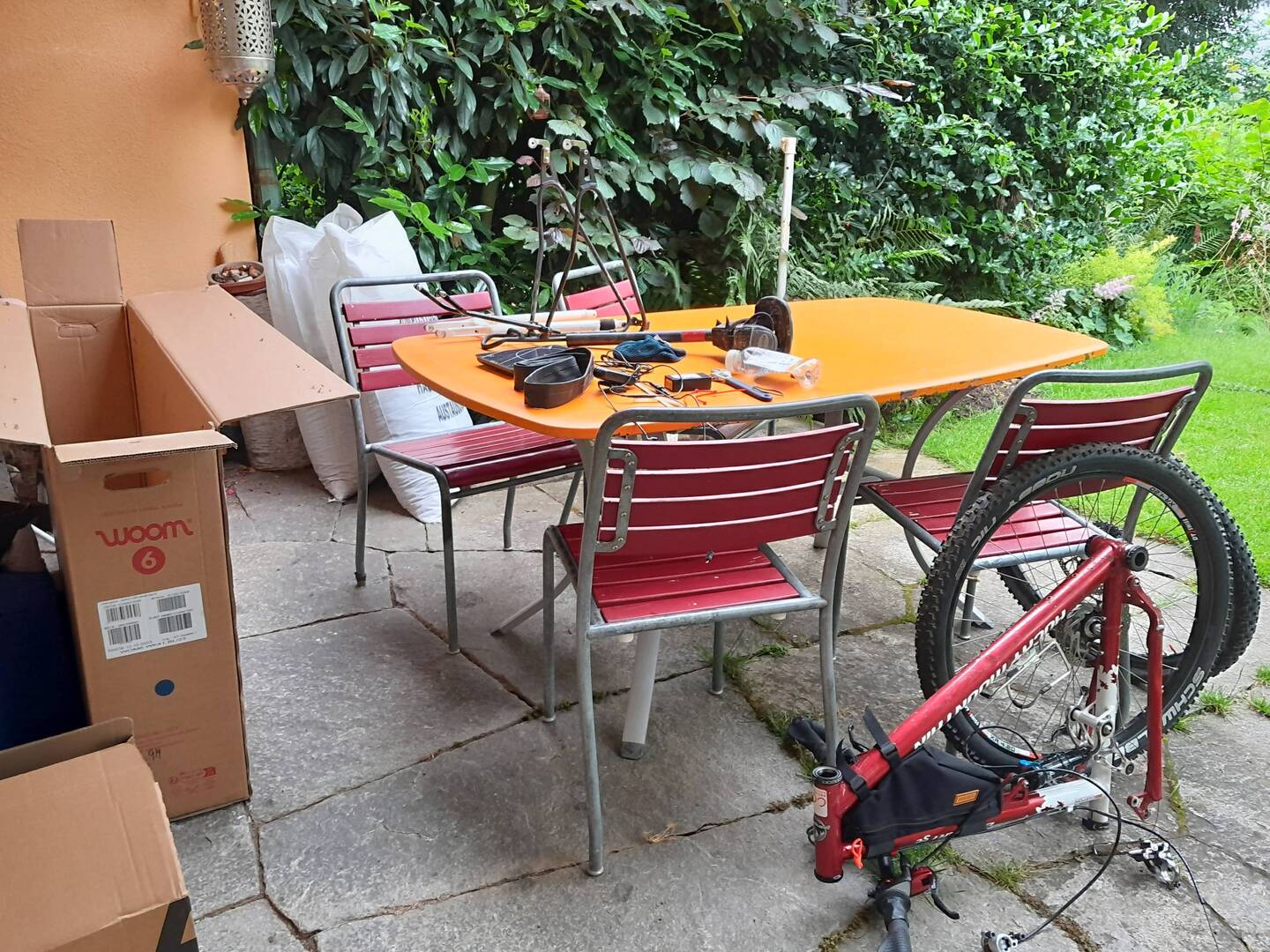 Das Rocky muss noch in den minimierten Kinder-Bike-Karton und der Grossteil des Gepäcks