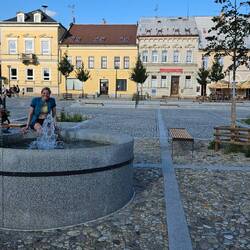unser Badezimmer auf dem Dorfplatz von Nové Město
