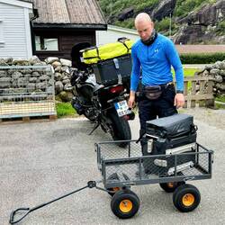 Kjerag Lysebotn Camping bieten fürs Gepäck solche Wagen an 😳