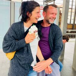 Überraschungsbesuch am Bahnhof 🥹