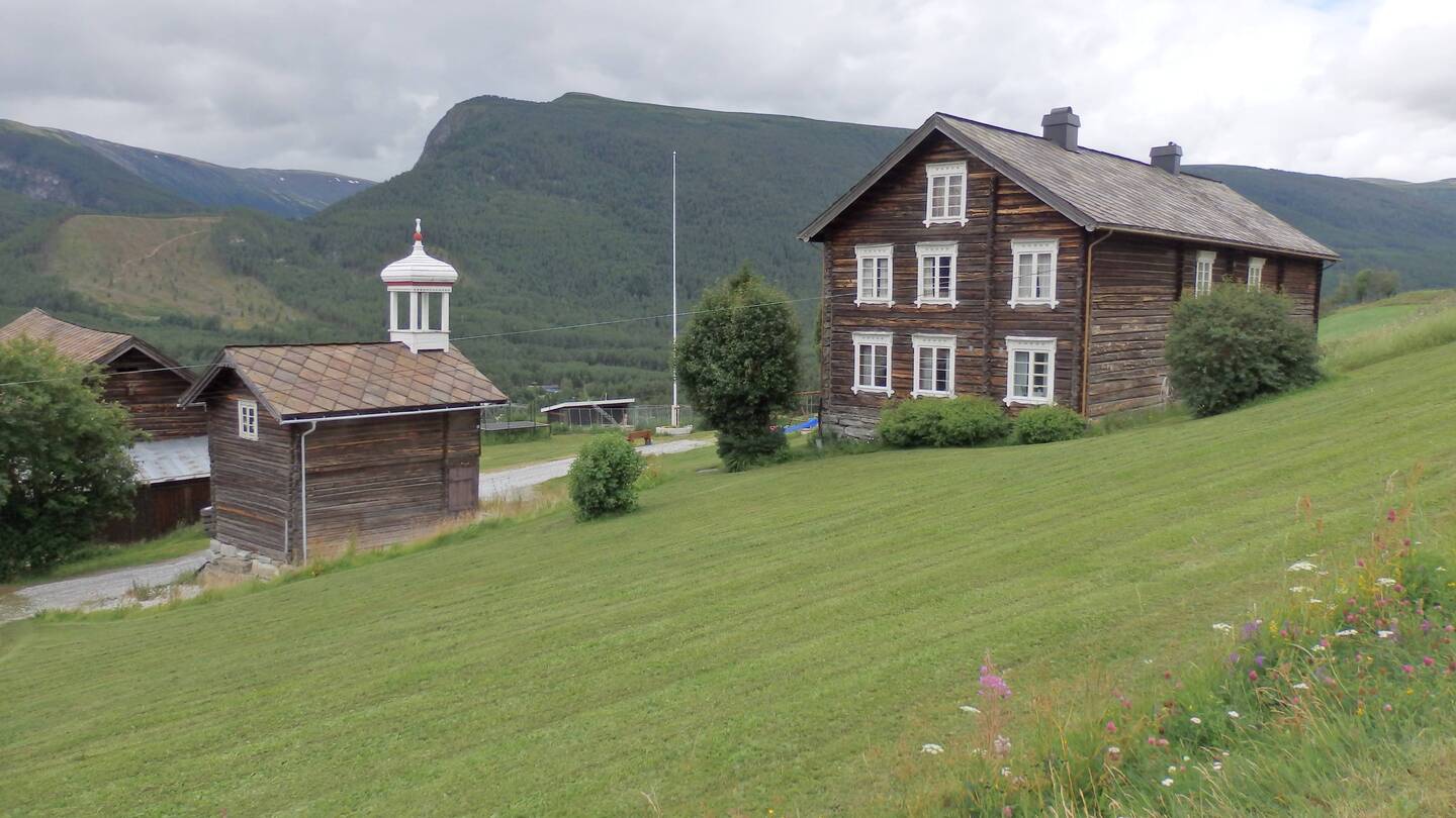 One of several classic houses along the valley