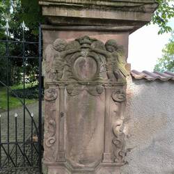 Friedhofsportal