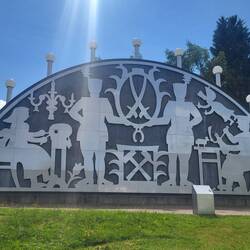 In der Mittelstadt ist alles überdimensioniert.