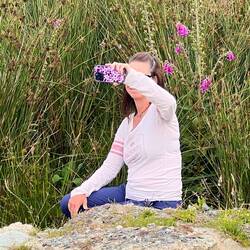 Ah, with a respite from the weary road, Shalyn relaxes for a selfie shoot.