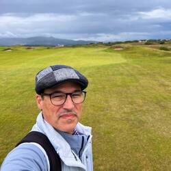 Hole one! Glasses on, mistake number one.