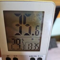 30°C inside on the first day and 31°C on the second 🤒