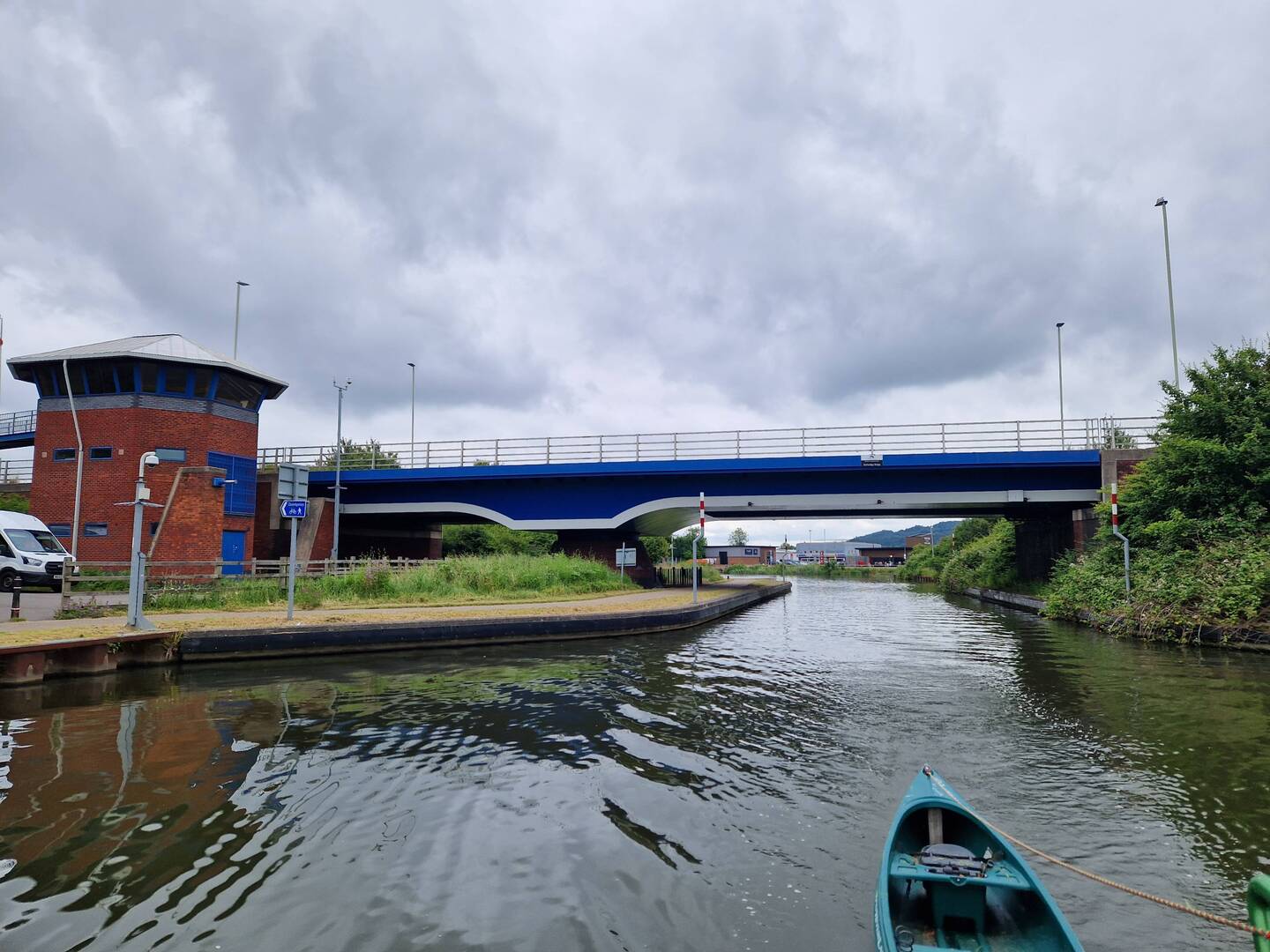 No need to swing this bridge open for little old Rainboat